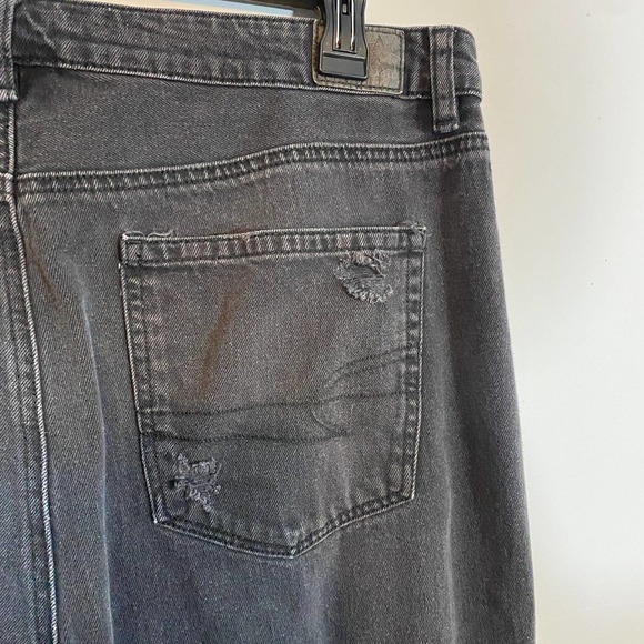 American Eagle Outfitters Mom Straight Jean Black Distressed Ankle Length Sz 16 - Picture 6 of 11